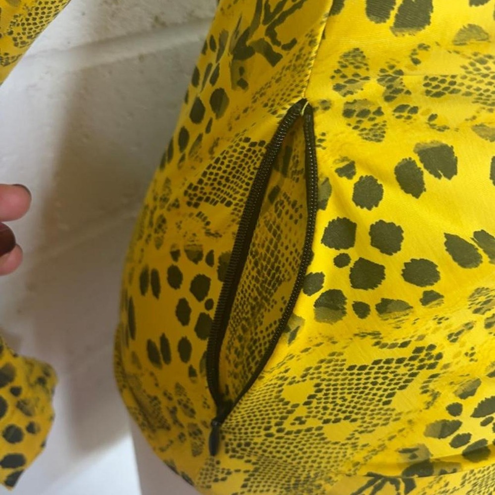 Bebe Sport Y2K Yellow Snakeskin Animal Print Ruched Zip Up Top Small Made in USA - Picture 4 of 7